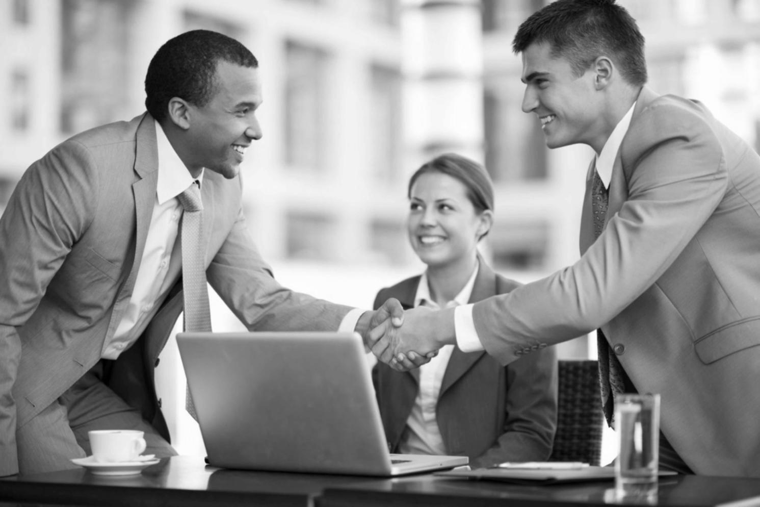 Uczestnicy warsztatu podczas praktycznych ćwiczeń z innowacji biznesowych